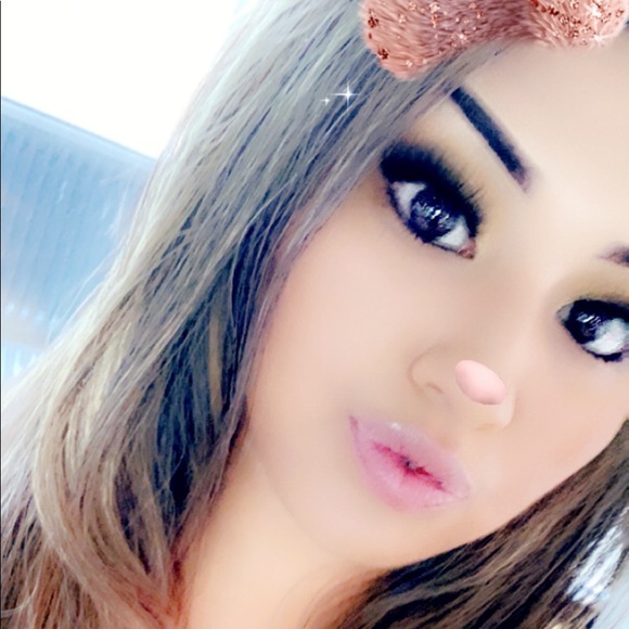 Meet your Posher, Magaly - Picture 1 of 1